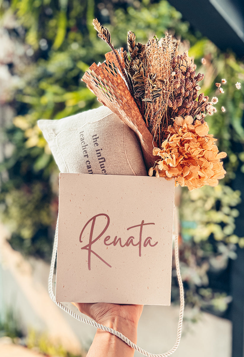Almofada pequena em linho personalizada